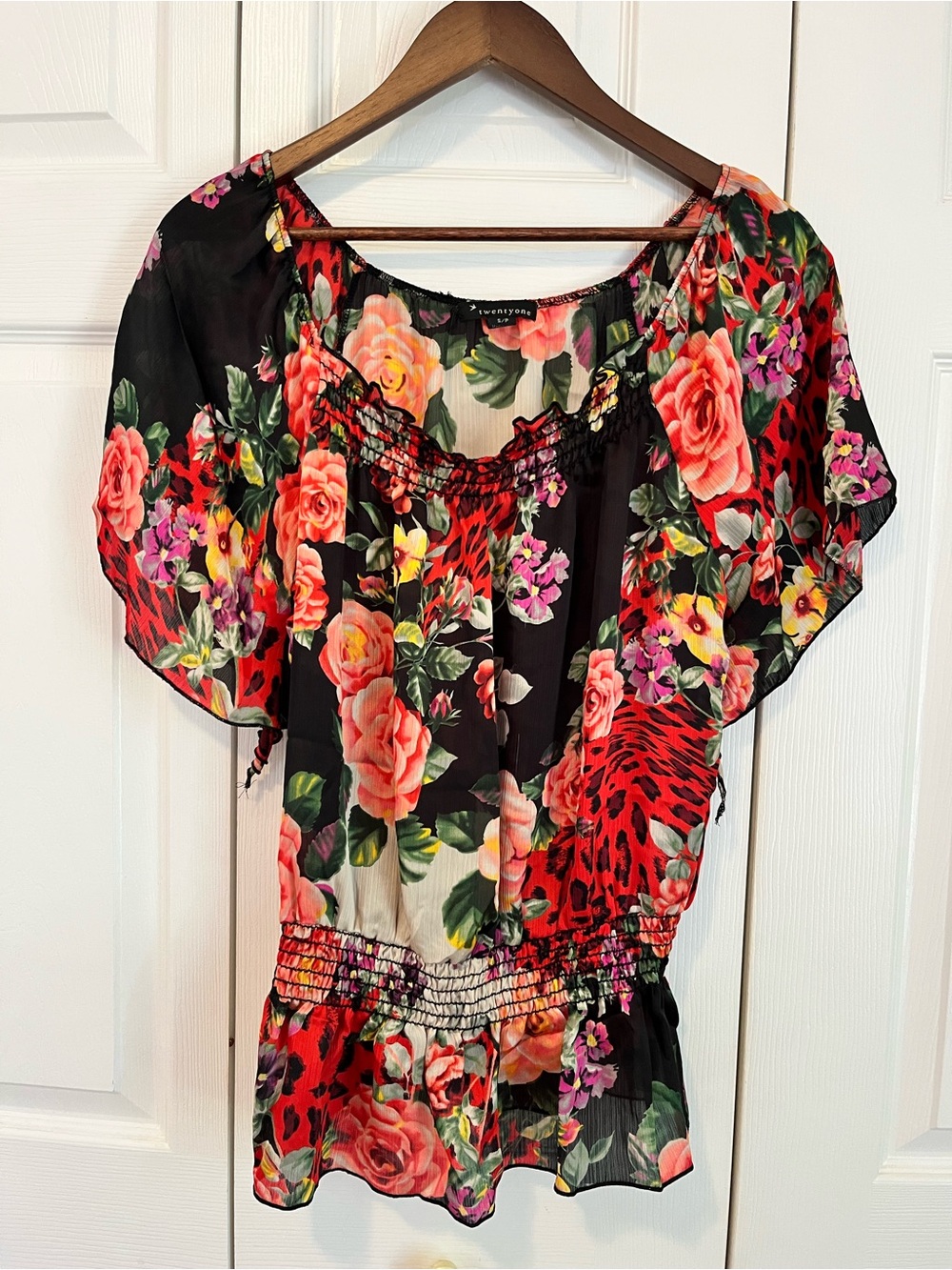Forever 21 Black Floral & Leopard Print Flutter Blouse